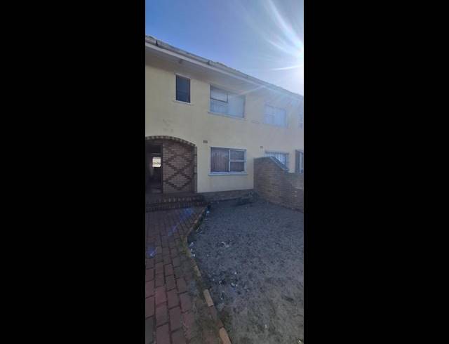 4 BEDROOM HOUSE FOR SALE IN CRAVENBY